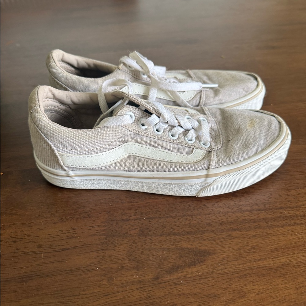 Classic Low-Top Canvas Sneakers in Light Beige